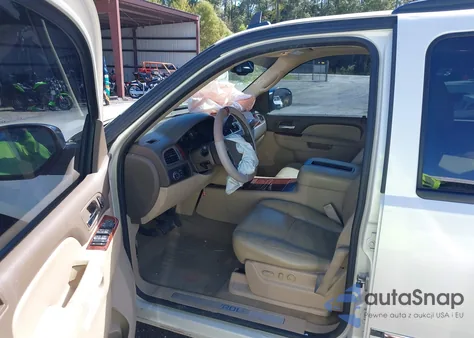 2013 Chevrolet Tahoe Ltz z USA, uszkodzony, nr VIN 1GNSCCE09DR141152